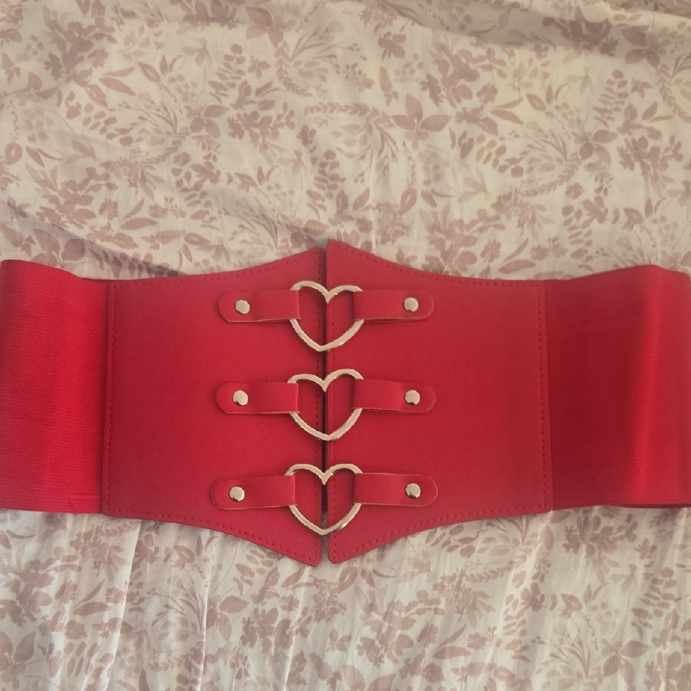 Red Heart Buckle Waist Belt